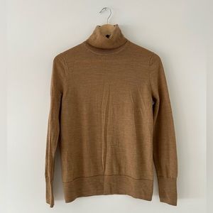 GAP EUC 100% Merino Turtleneck Camel Brown Size M
